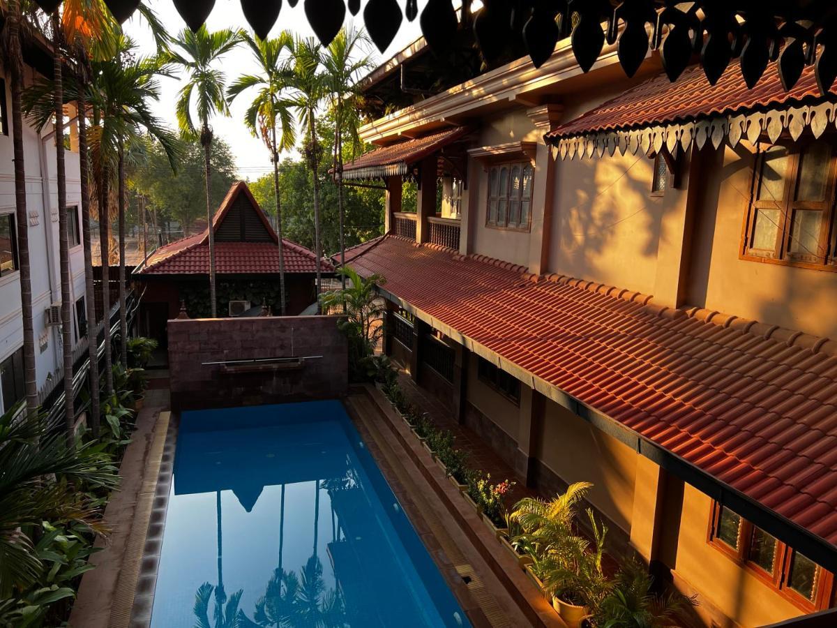 Shining Angkor Apartment Hotel Siem Reap Bagian luar foto